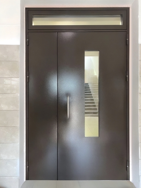 Подъездная остекленная дверь Подъездная остекленная дверь